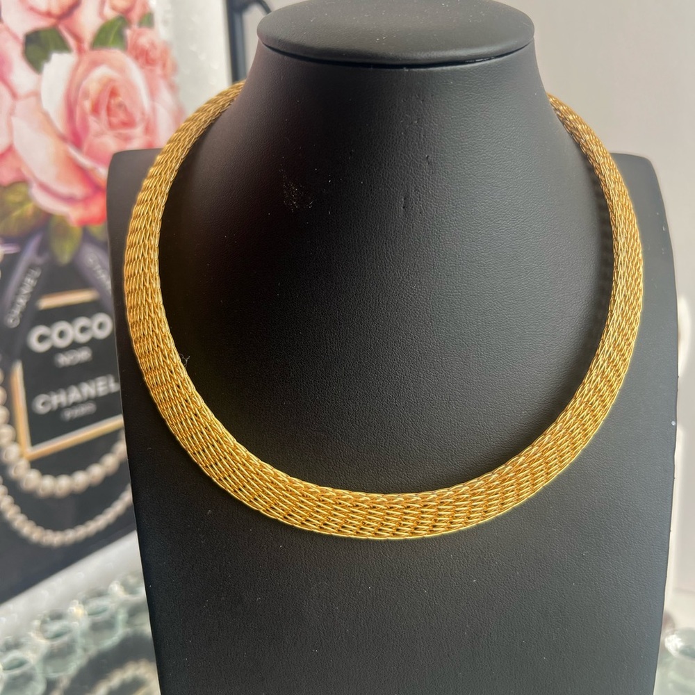 Mesh Wide Collar gold tone Necklace 18’ - Picture 3 of 6
